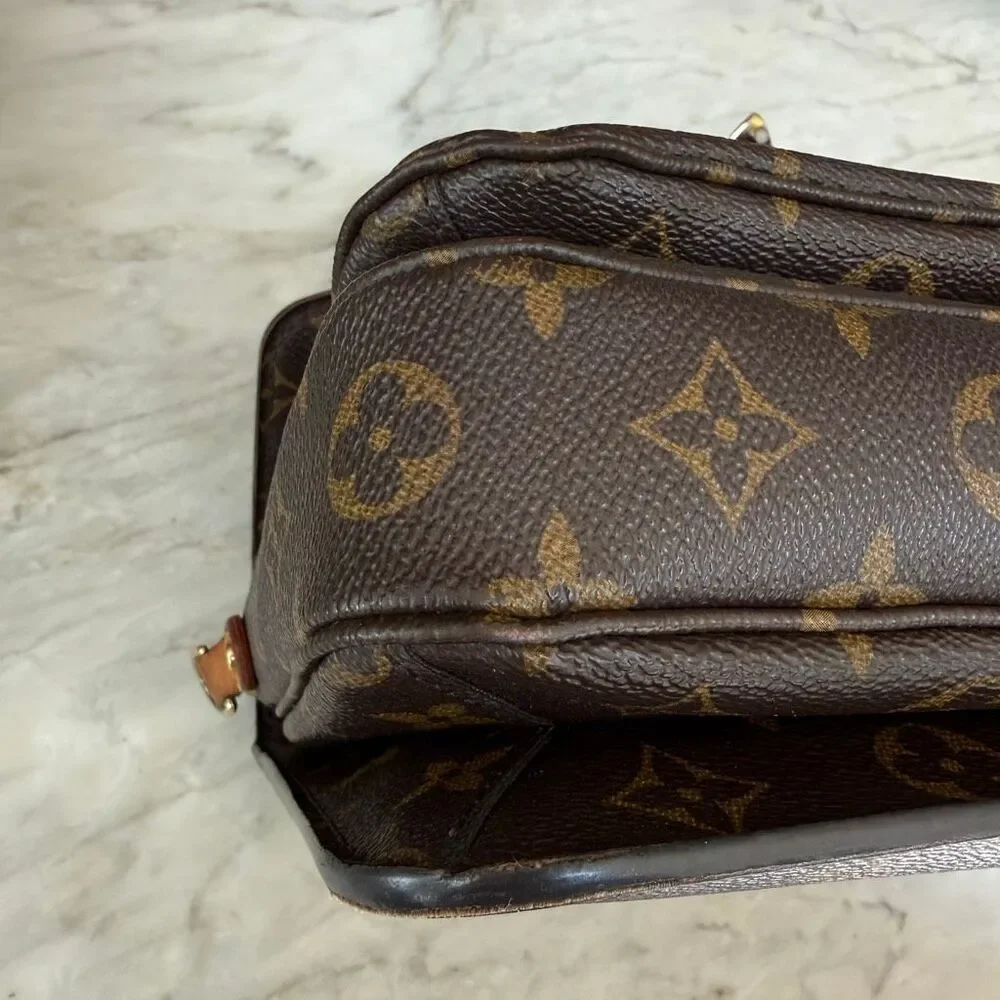 Authentic LOUIS VUITTON METIS Pochette Flap Monogram Leather Top Handle - Picture 10 of 16